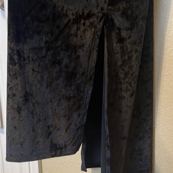 BCBG Velvet Faux-Wrap Side Slit Midi Dress Size XS - Picture 6 of 10